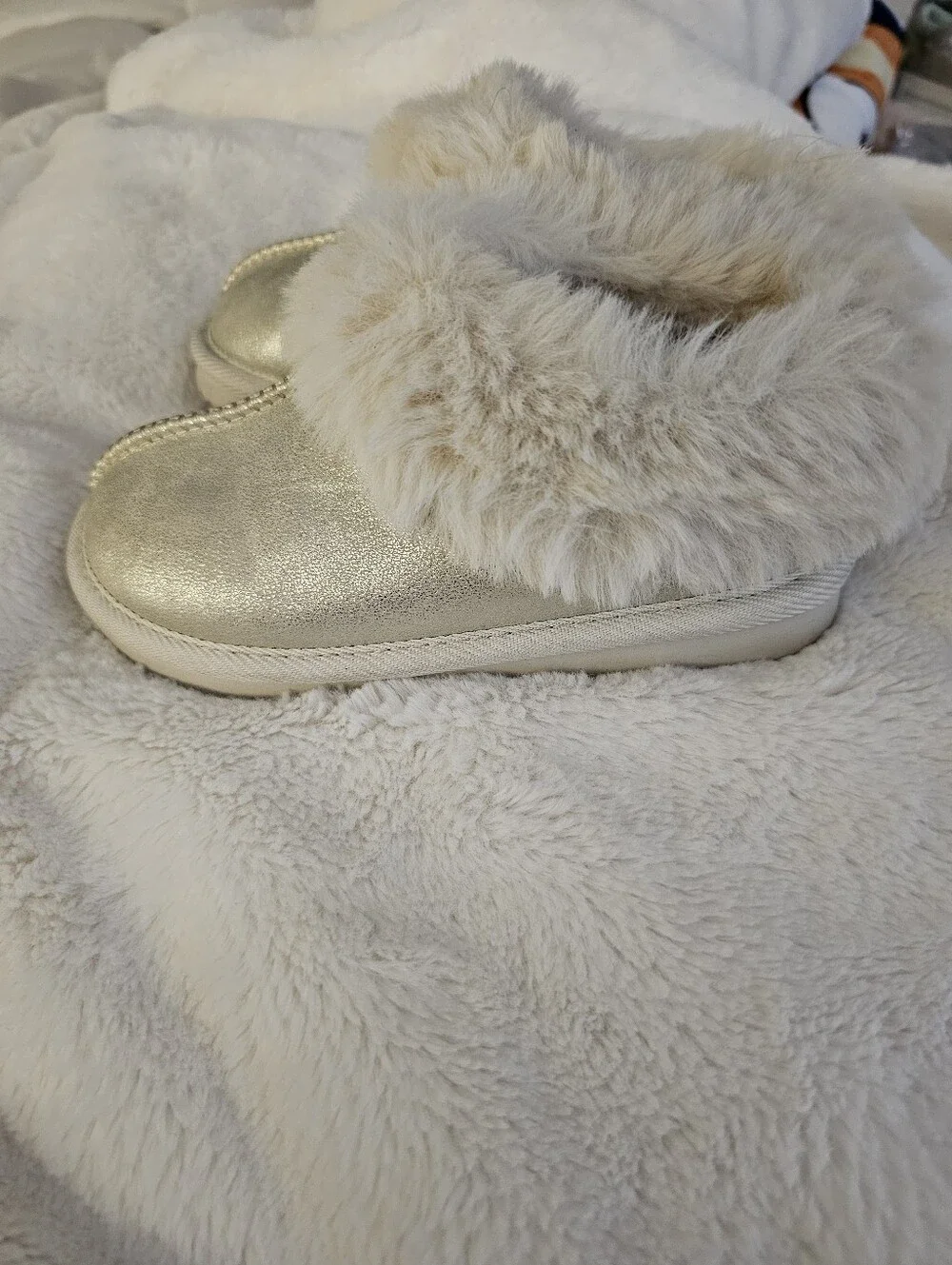 Kids Shoes Easy To put On, Metallic Silver Faux-Fur Slip-On Slippers Size 10t